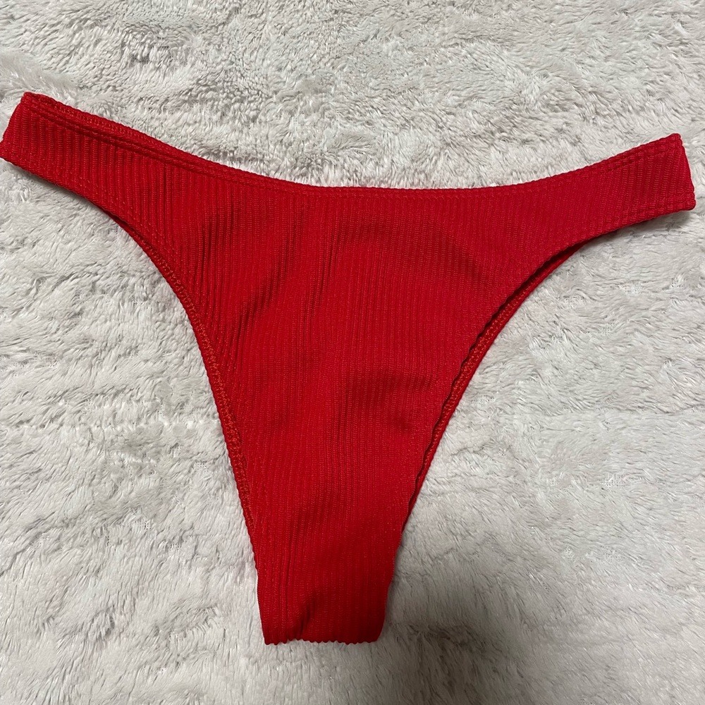 ❤️Hollister Ribbed High Leg Cheeky Swim Bottoms